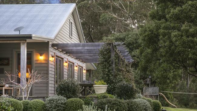 Wombat Hollow, the East Kangaloon home of Michael Yabsley and Susie Yabsley, has been listed for sale.