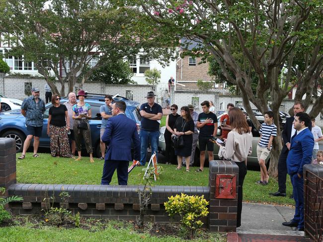 A growing number of businesses are making it mandatory for employees to get the Covid jab, but there’s been a “backflip” when it comes to real estate agents and their open homes. Picture: Newscorp Sunday Telegraph / Gaye Gerard