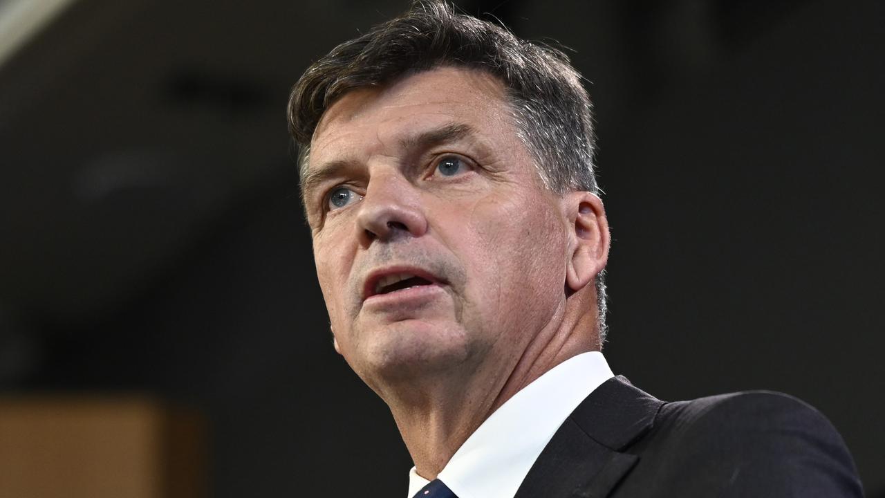‘Trillion-dollar’ warning for Aussie budget