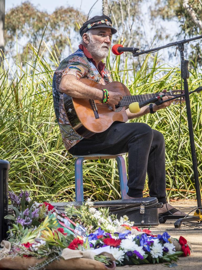 Pat Menz sings at the 179th Anniversary of the Battle of Meewah. Picture: Nev Madsen.