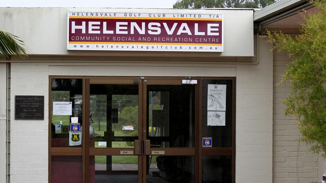 The entrance to the Helensvale Golf Club.