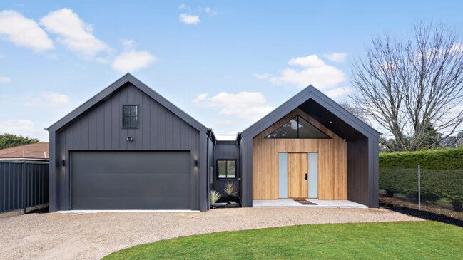 82B High St, Trentham, changed hands for $1.05m in September.
