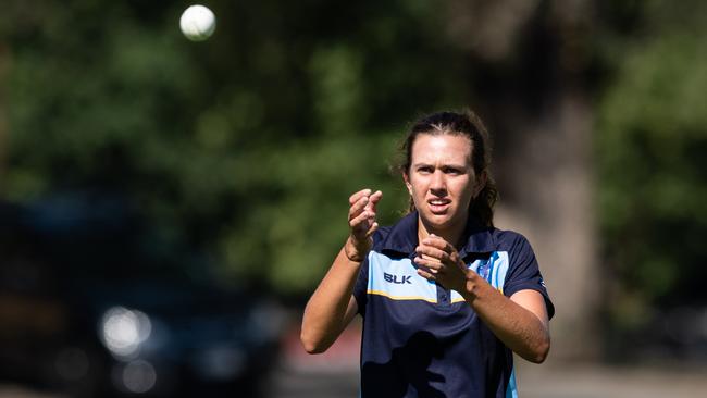 Schoolgirl Emma Hughes has been signed to the Sydney Sixers for the WBBL