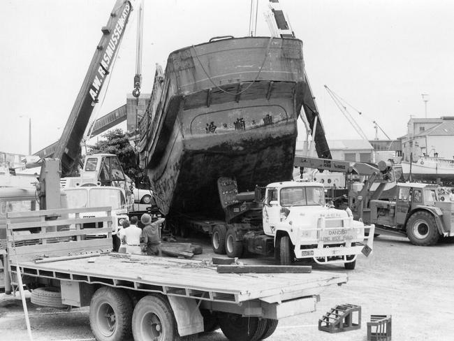 Moving The Junk from the Harbour to its new spot at the City Gates, circa 1976. Photo: Have you seen the Old Mackay/Mackay Historical Society Collection