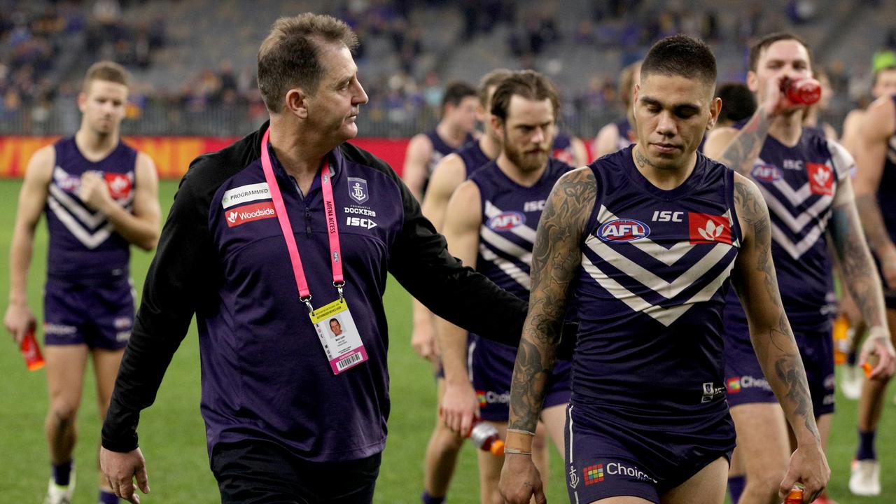 Former Fremantle coach Ross Lyon with Michael Walters. (AAP Image/Richard Wainwright)