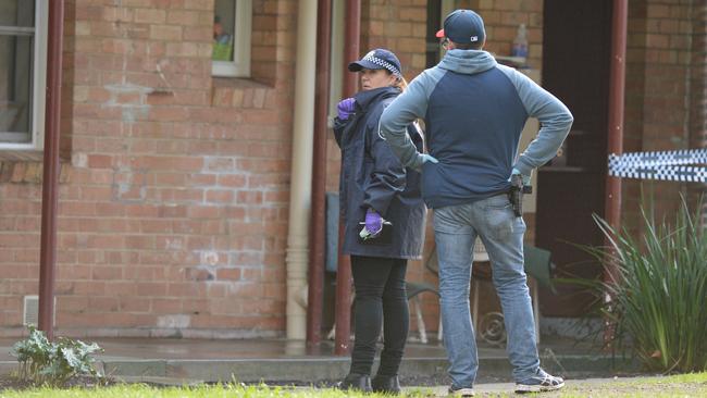 Nobody was inside the Ascot Vale flat raided by AFP this morning. Picture: AAP