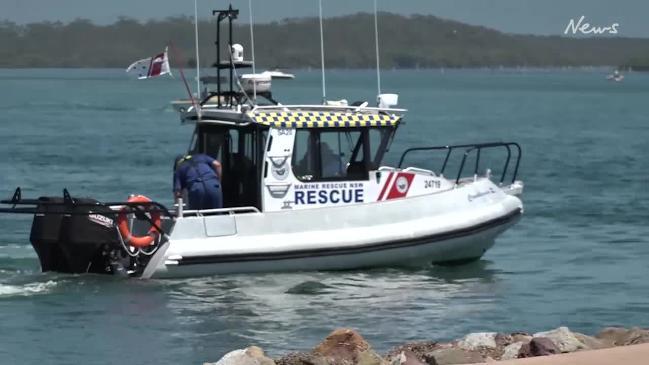 Fisherman dead after falling off rocks 