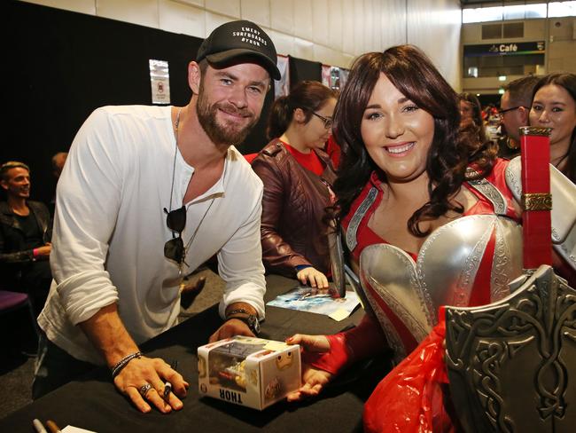 Kimberley Hopmans, dressed as Lady Sif, considered herself lucky to get an autograph and photo opportunity with the star.