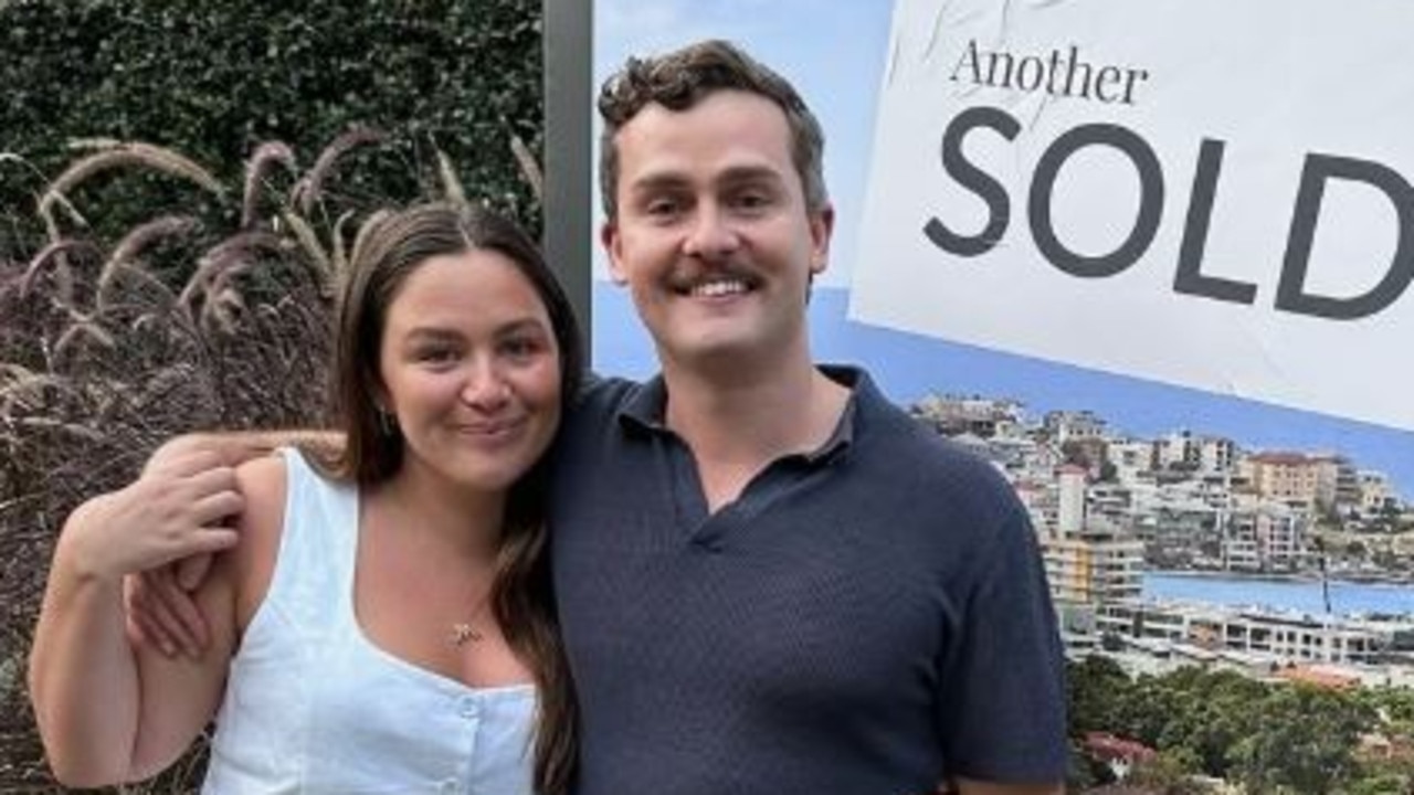 ‘Squealed’: Moment couple lost their deposit