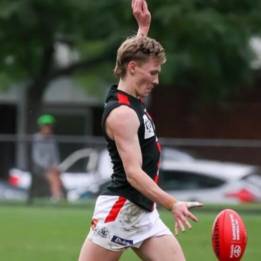 Bailey Lambert in action for Frankston. He’s the son of former Richmond and Brisbane on-baller, Craig. Picture: Matt Walker