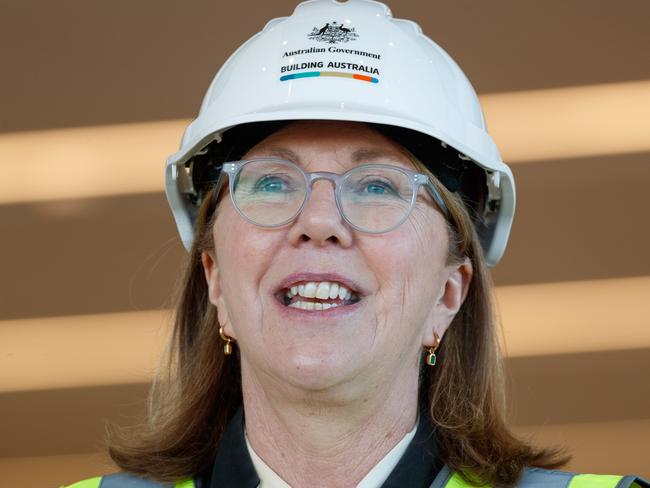 LUDDENHAM, AUSTRALIA - NewsWire Photos JULY 30, 2024. Catherine King MP gets a tour of construction progress on the terminal at Western Sydney International (Nancy Bird Walton) Airport. Western Sydney suburb of Luddenham & BadgeryÃ&#149;s Creek. Picture: NewsWire / Max Mason-Hubers