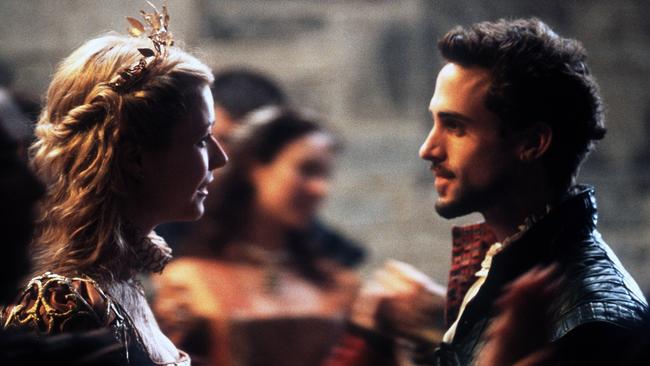 Fiennes with Gwyneth Paltrow in the Oscar-winning 1999 romp Shakespeare in Love. Picture: AP / Miramax / Laurie / Sparham