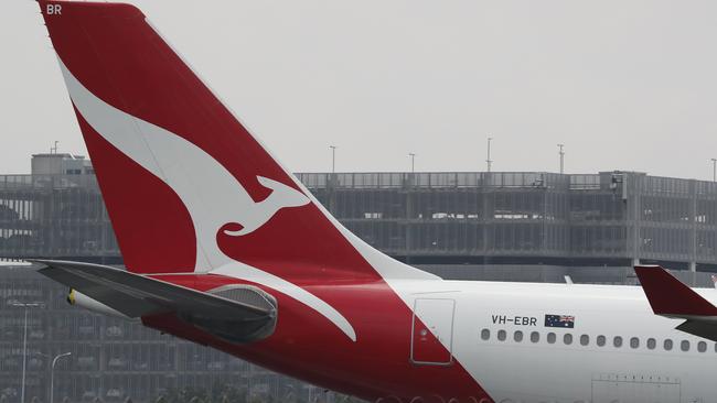 Qantas has pushed back the reopening of international flight plans. Picture: NCA NewsWire / David Swift