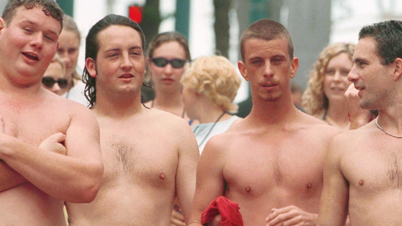 NOVEMBER 19, 2000 : Youngsters at Surfers Paradise on Gold Coast engange in traditional Schoolies Week activities, 19/11/00. Pic Brian Condron.