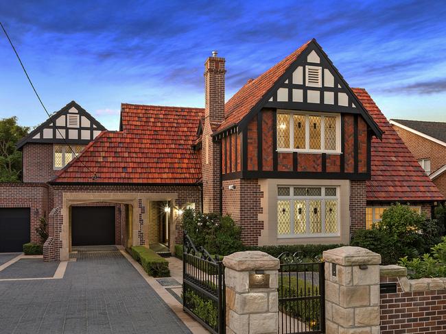 Real Estate: 23 Newton Rd, Strathfield