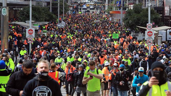 Construction workers march in Melbourne’s CBD. Picture: Aaron Francis