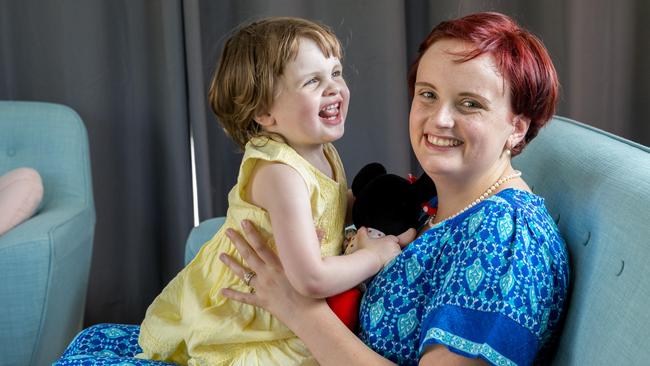 Mum and daughter take up survivor’s walk in Cancer Council’s Relay For ...