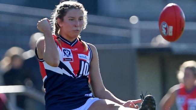 Genevieve Lawson-Tavan in action for Darebin Falcons. Picture: Andy Brownbill