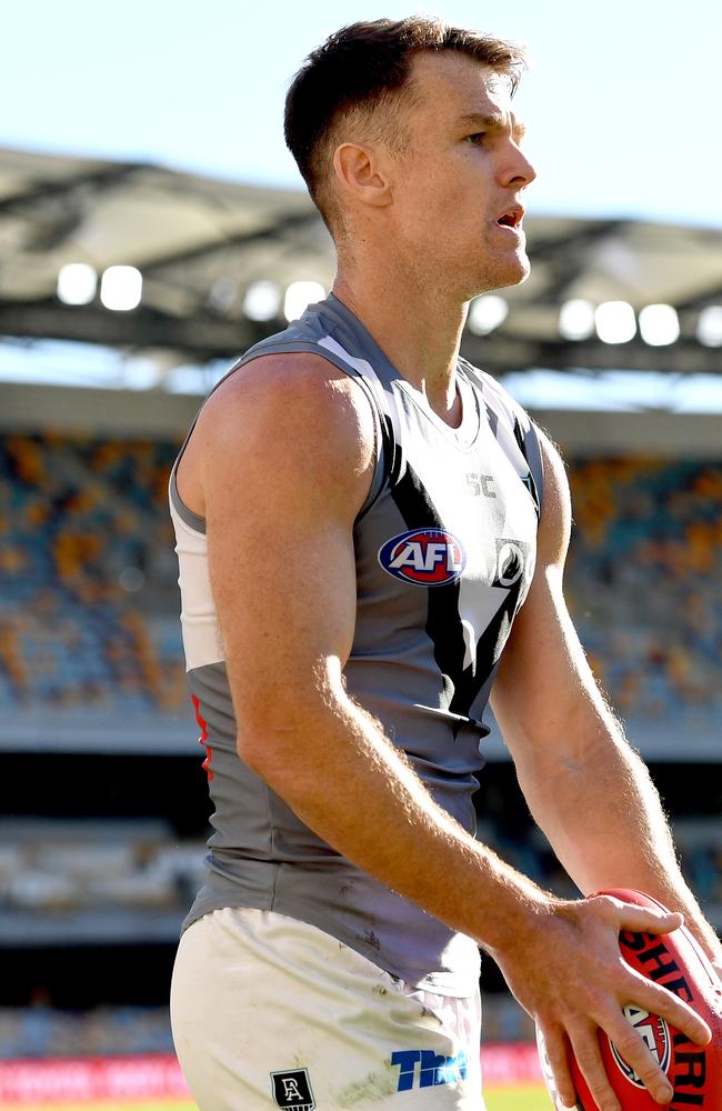 Robbie Gray takes aim at the match-winning goal. Picture: Bradley Kanaris (Getty)