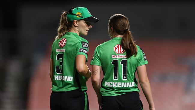 Annabel Sutherland of the Stars talks with Rhys McKenna during the WBBL match between the Perth Scorchers and the Melbourne Stars at the WACA, on October 20, 2022, in Perth, Australia. (Photo by Paul Kane/Getty Images)