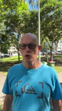 Angry man confronts Gold Coast Division 6 candidate over 'abuse of election'