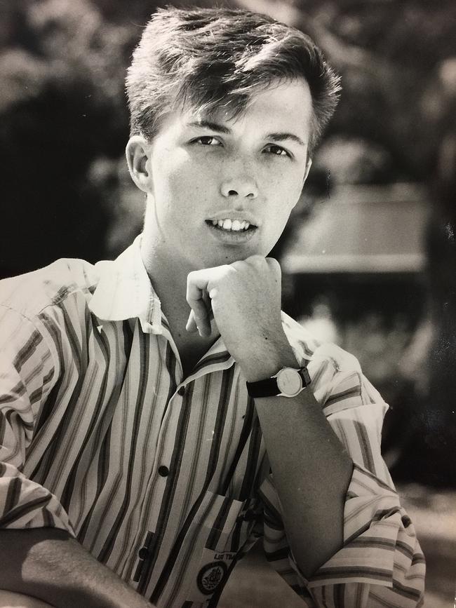 Dutton in 1989 as the Liberal candidate for Lytton.