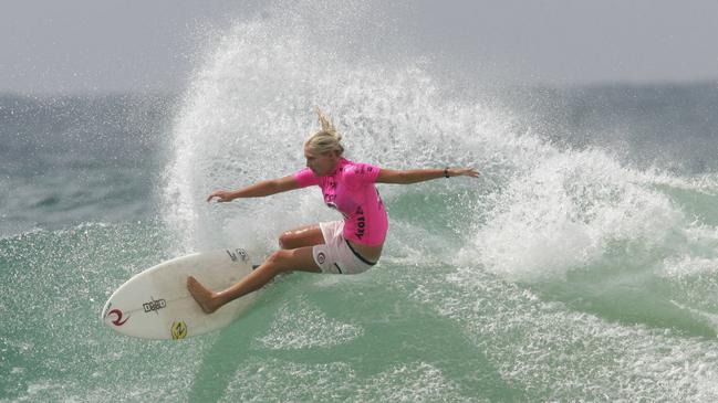 MARCH 06, 2005: Winner Stephanie Gilmore at Snapper Rocks for Roxy Pro Womens final. PicAnn/Louise/Hovey - sport surfing