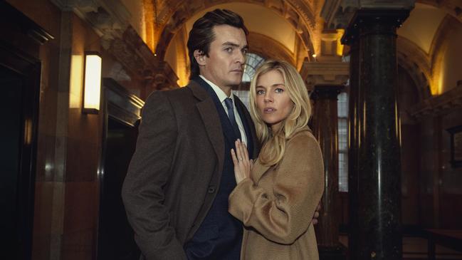 Sienna Miller and Rupert Friend in Anatomy of a Scandal