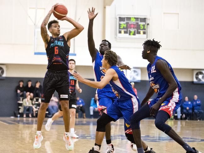 Jamaal Robateau, Phoenix Teal. Toowoomba Mountaineers vs Sunshine Coast Phoenix Teal. QSL Mens  Basketball. Saturday, 8th Aug, 2020.