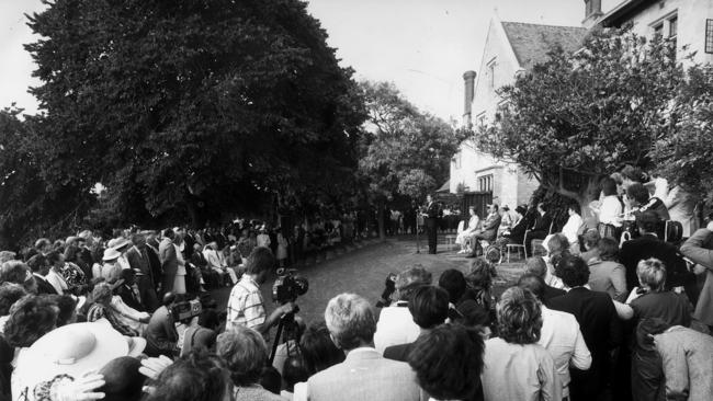 Queen Elizabeth II at Carrick Hill during 1986 royal visit to South Australia in 1986.