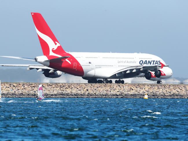 The Australian government has no plans to follow the US and the UK in banning large electronic devices in plane cabins. Picture: Bob Barker.