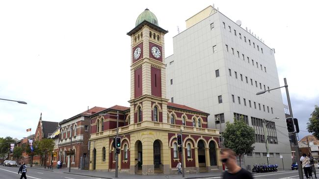 Motorists should lock their doors when driving through south Sydney, say police.