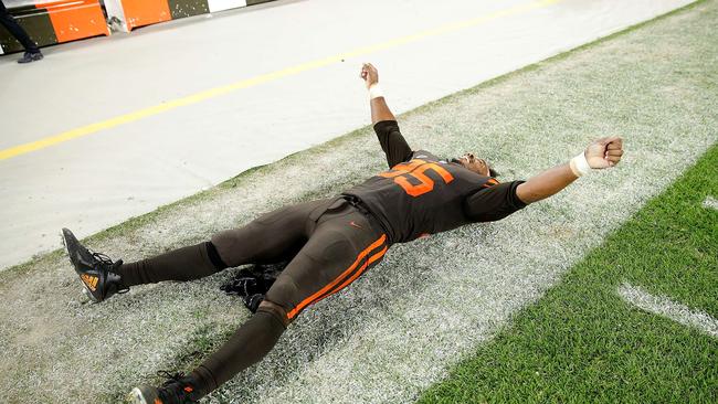 CLEVELAND, OH - SEPTEMBER 20: Myles Garrett #95 of the Cleveland Browns celebrates after a 21-17 win over the New York Jets at FirstEnergy Stadium on September 20, 2018 in Cleveland, Ohio.   Joe Robbins/Getty Images/AFP == FOR NEWSPAPERS, INTERNET, TELCOS & TELEVISION USE ONLY ==