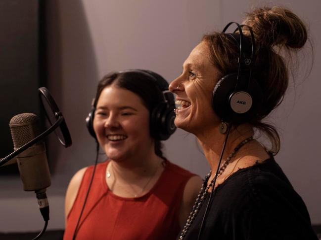 Mackay singer Zoe McLellan recording her debut EP with Kasey Chambers at The Rabbit Hole Recording Studio. Picture: Contributed