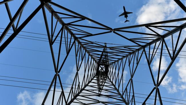 AusNet owns and operates the Victorian electricity transmission network – one of five electricity distribution networks, and one of three gas distribution networks in the state. Picture: Darren England/AAP