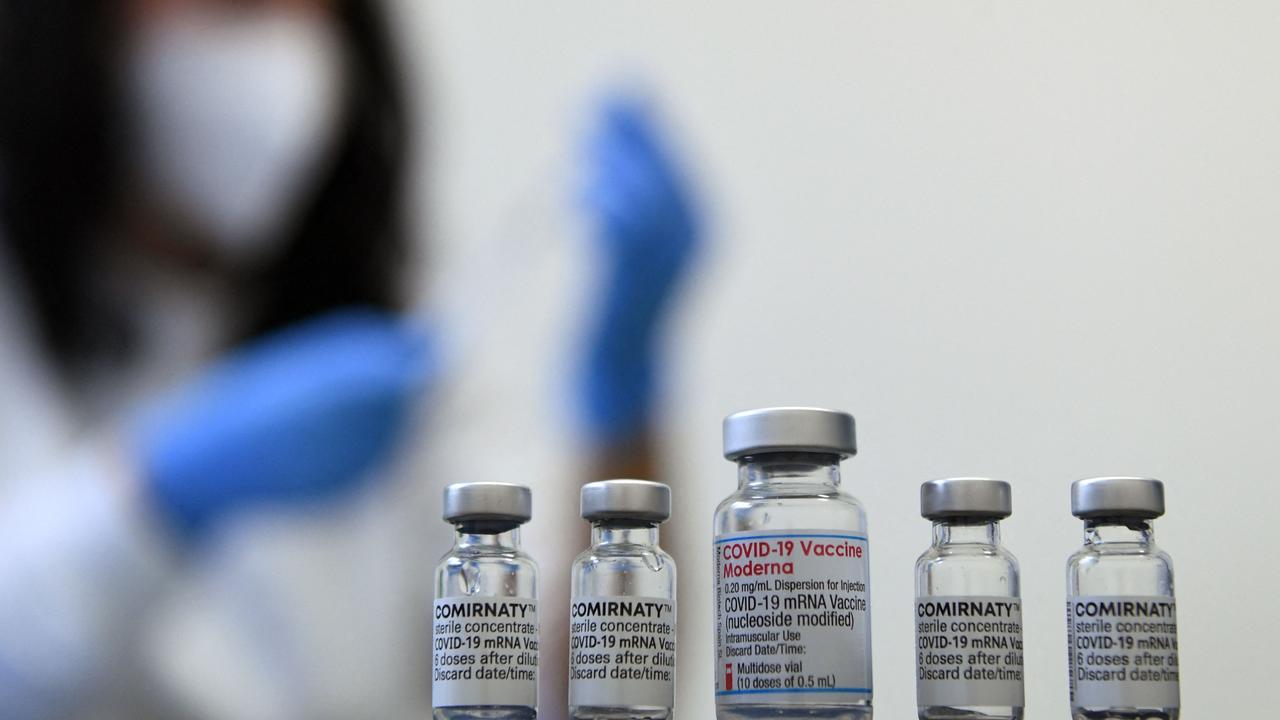 TGA, ATAGI diharapkan untuk menyetujui vaksin Pfizer Covid untuk anak-anak berusia 5 hingga 11 tahun di Australia, kata Greg Hunt