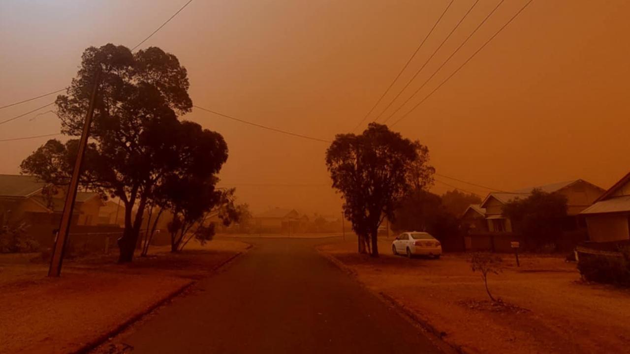 Dust storm blasts southern Australia