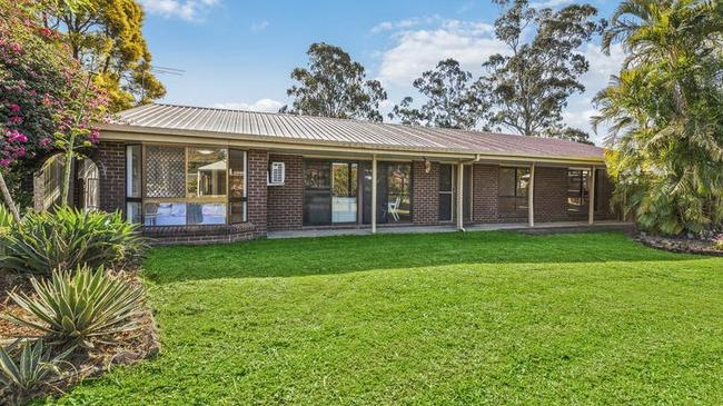 6 Islington Street, Runcorn – 4 bedrooms, two bathrooms, two car garage – is $600 per week with a bond of $2,400. Five years ago this home was listed at $340 a week. It is open Thursday 4:30pm for inspection.