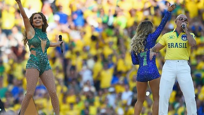 Where was Pitbull’s sparkly leotard? Jennifer Lopez and Claudia Leitte perform alongside 