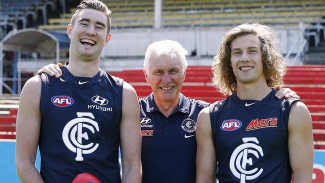 Former Carlton coach Mick Malthouse with recruits Kristian Jaksch (left) and Mark Whiley in 2014. Picture: Wayne Ludbey