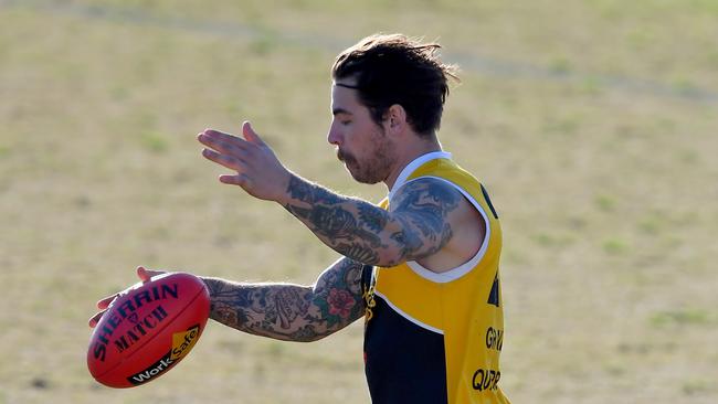 Frannkston's Kyle Hutchison in action during the Peninsula FL: Frankston YCW v Mornington game in Frankston, Saturday, July 1, 2017. (Picture:Andy Brownbill)