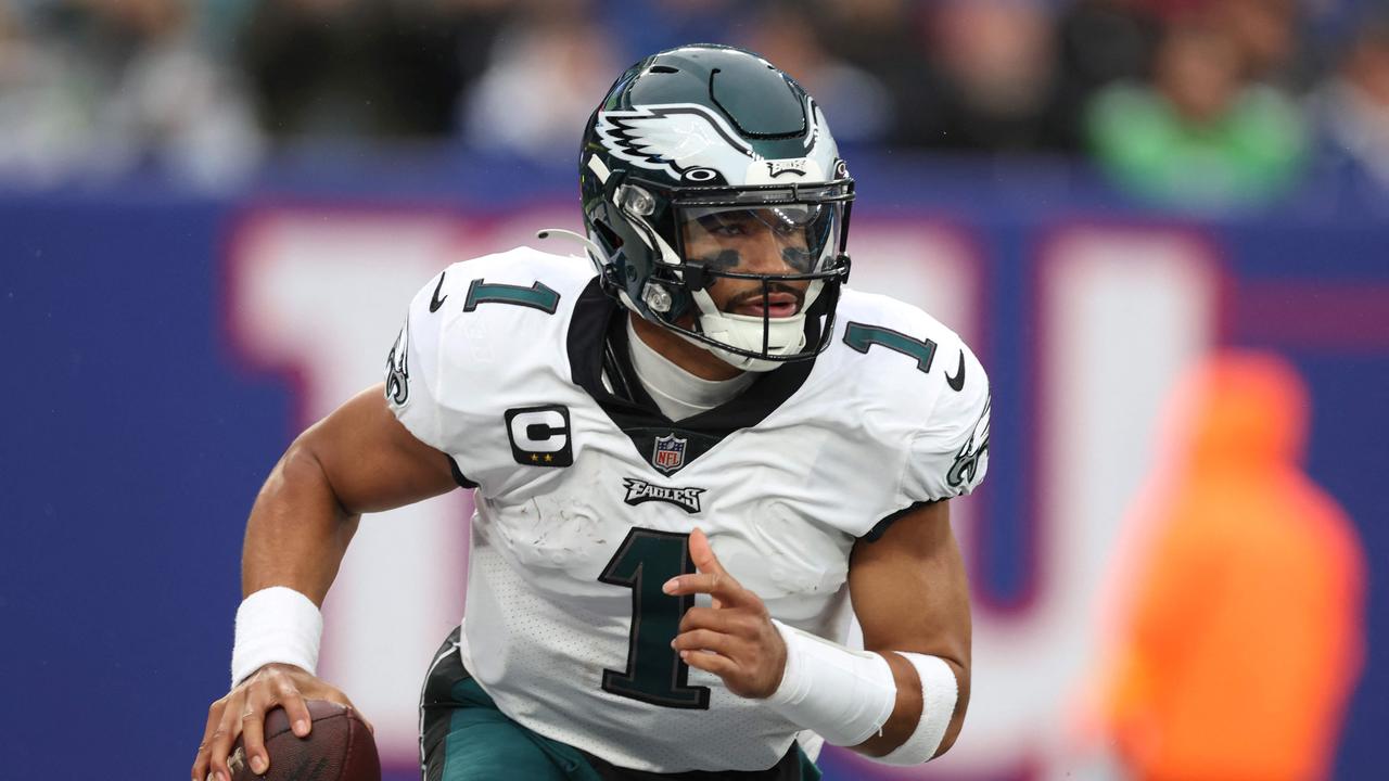 NFL on ESPN - Philadelphia Eagles OT Jordan Mailata says Micah Parsons  should worry about the Dallas Cowboys in regards to Parsons' comments on Jalen  Hurts.