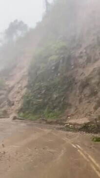 Mudslides in Central Queensland as flash flooding hits