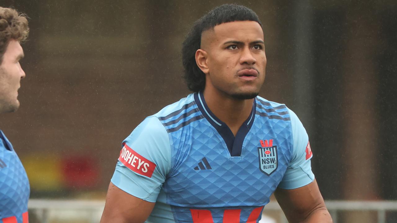 Major injury scare for Blues as star hobbles away from training