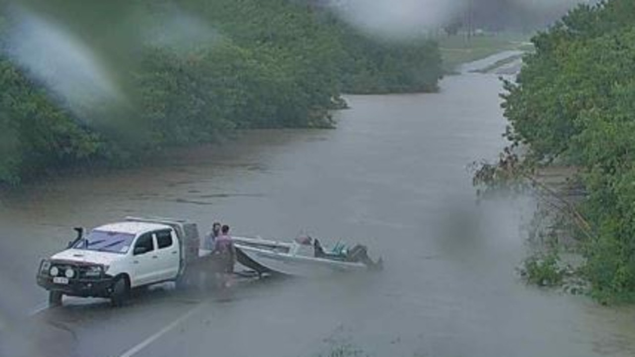 Waters cover Allambie Lane in Kelso.