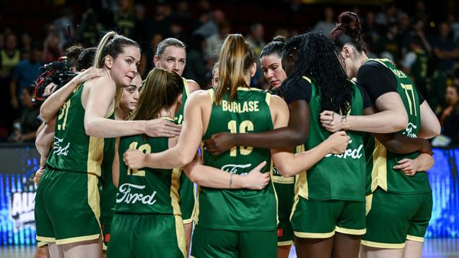 Opals huddle after winning the Trans-Tasman Throwdown match between the Australia Opals and the New Zealand Tall Ferns at Adelaide Entertainment Centre on May 07, 2025 in Adelaide, Australia. (Photo by Mark Brake/Getty Images)
